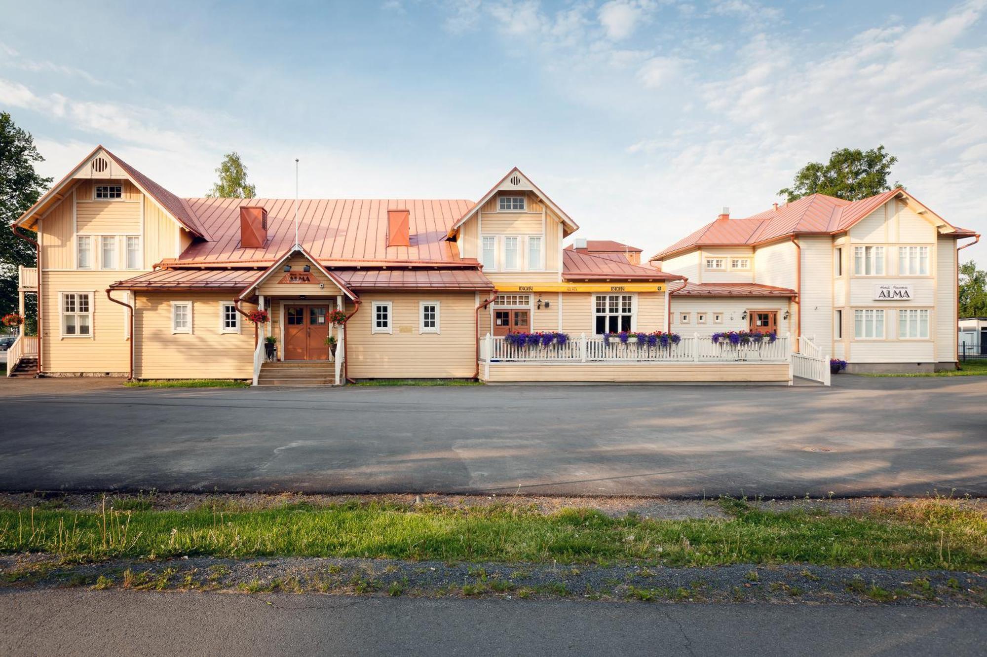 Hotelli-Ravintola Alma Seinäjoki Dış mekan fotoğraf